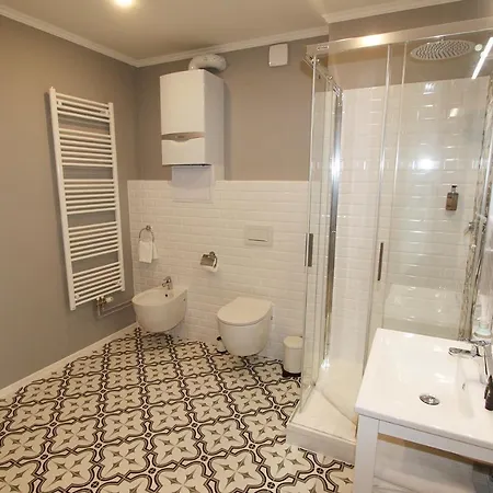 Rezidence U C. 2 アパート *